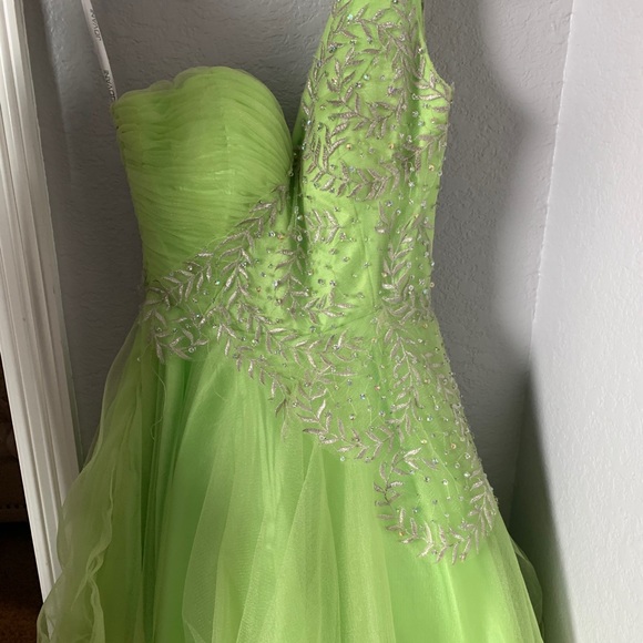 Selling a beautiful formal lime green dress. - Picture 1 of 2